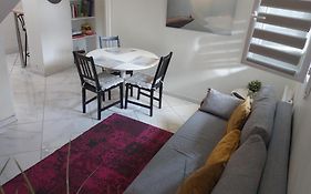 logement tout près du centre avec grand garage gratuit
