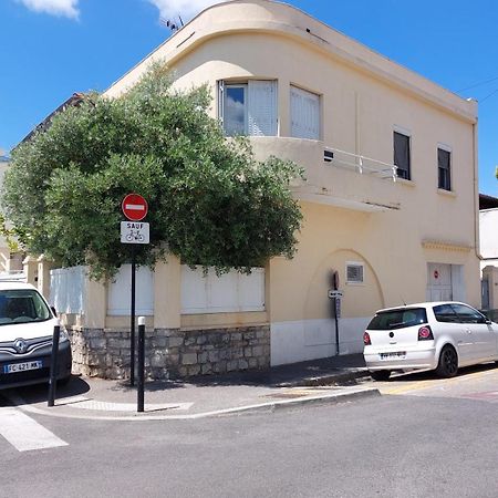 logement tout près du centre avec grand garage gratuit Nîmes Extérieur photo