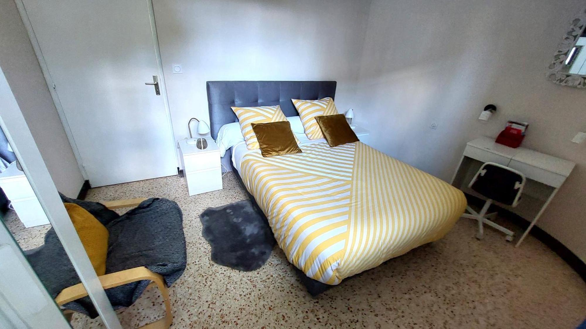 logement tout près du centre avec grand garage gratuit Nîmes Extérieur photo