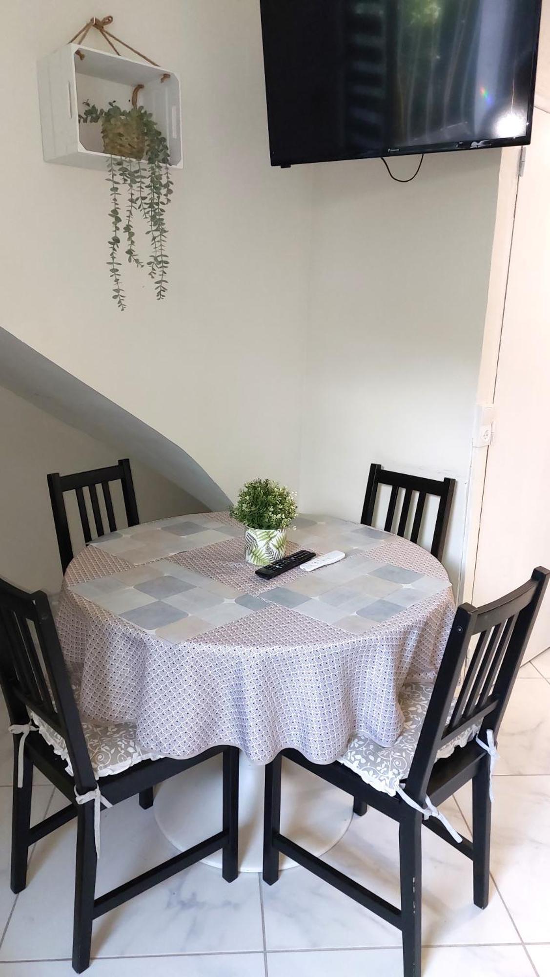logement tout près du centre avec grand garage gratuit Nîmes Extérieur photo