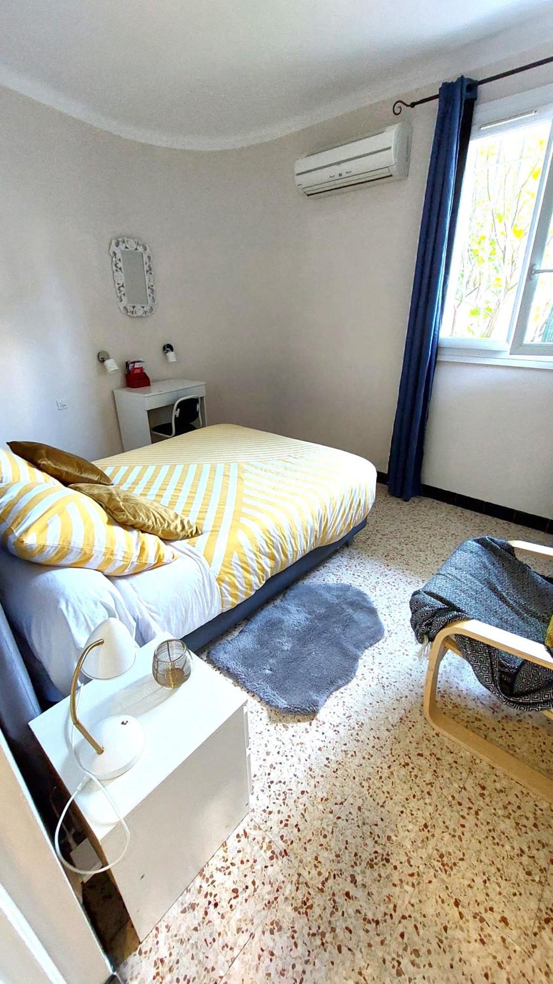 logement tout près du centre avec grand garage gratuit Nîmes Extérieur photo