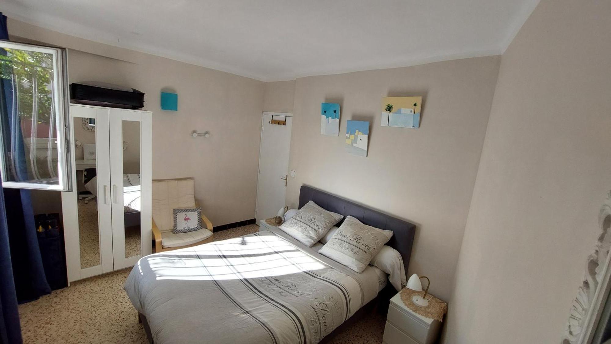 logement tout près du centre avec grand garage gratuit Nîmes Extérieur photo
